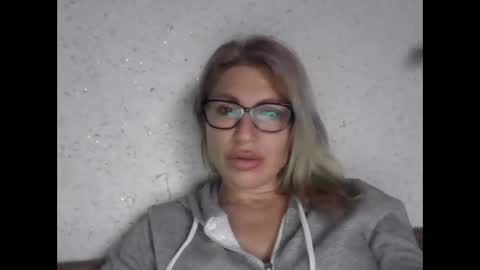 fox_red_lady7 online show from 04-10-26, 09:25