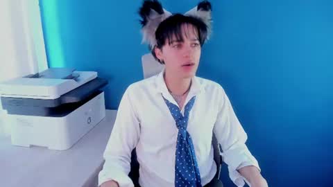 .  FOX WHITE .  online show from 07-23-26, 06:17