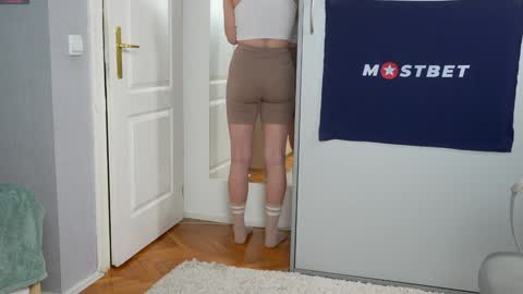 CUSTOM PHOTOS AND VIDEOS -  online show from 01-24-25, 03:02