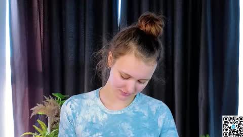 Snapshot of foxfever chatting on 11-03-25, 06:58 Lily online show from 11-03-25, 06:58