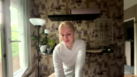 i am your baby Alien  online show from 07-21-26, 01:57