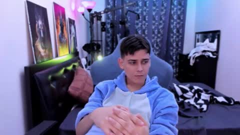 Snapshot of foxicfu chatting on 09-17-25, 02:08 Foxicfu online show from 09-17-25, 02:08