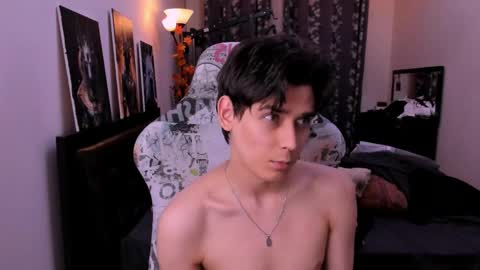 Foxicfu online show from 04-22-26, 03:46