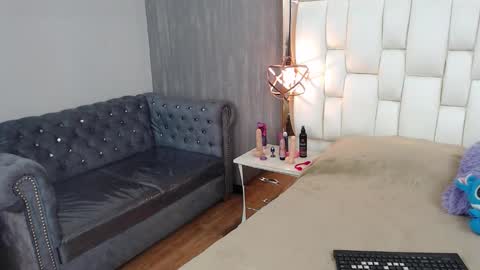 Foxxy  online show from 10-01-25, 02:45