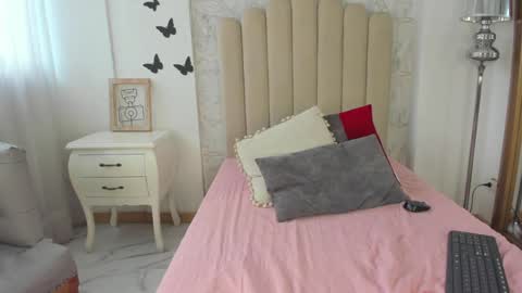 Foxy online show from 01-06-25, 07:56