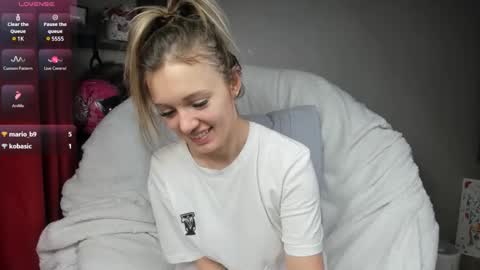 Foxy online show from 02-22-25, 03:23