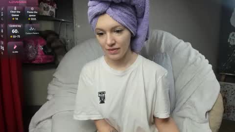 Foxy online show from 02-25-25, 03:52