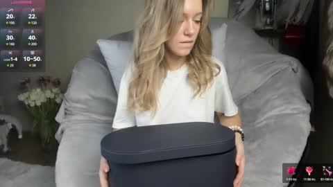 Foxy online show from 03-12-25, 03:35