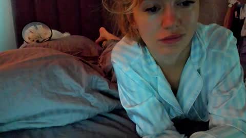 Foxy online show from 05-21-26, 02:51