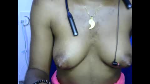 Snapshot of foxy_candy01 chatting on 04-12-26, 11:54 foxy_candy01 online show from 04-12-26, 11:54