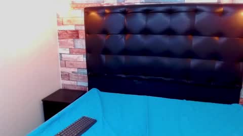 Snapshot of foxy_ella chatting on 12-23-24, 06:16 Ella online show from 12-23-24, 06:16