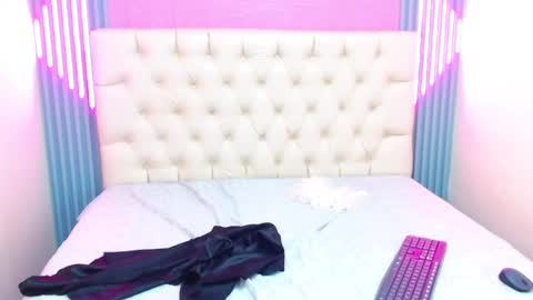 Snapshot of foxy_ella chatting on 01-31-25, 06:14 Ella online show from 01-31-25, 06:14