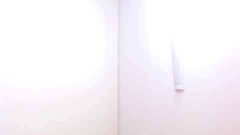 Snapshot of foxy_ella chatting on 02-28-25, 06:20 Ella online show from 02-28-25, 06:20