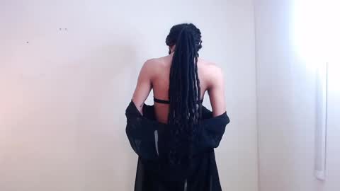 Snapshot of foxy_ella chatting on 10-10-25, 03:44 Ella online show from 10-10-25, 03:44