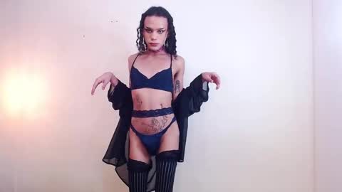 Snapshot of foxy_ella chatting on 10-22-25, 04:18 Ella online show from 10-22-25, 04:18