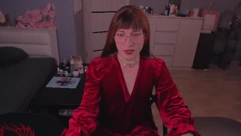 Snapshot of foxy_jpg chatting on 07-05-26, 09:44 Sue online show from 07-05-26, 09:44