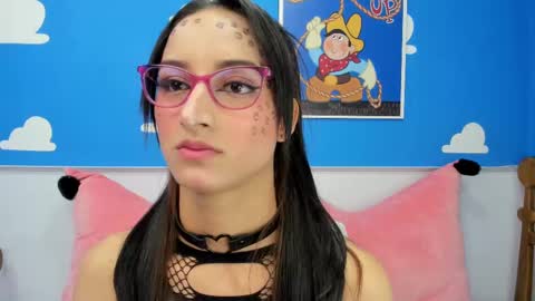 Snapshot of foxy_loren chatting on 09-11-25, 10:59 Loren online show from 09-11-25, 10:59