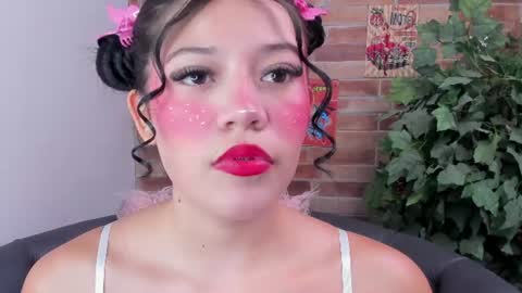 Snapshot of foxy_loren chatting on 06-20-26, 11:02 Loren online show from 06-20-26, 11:02