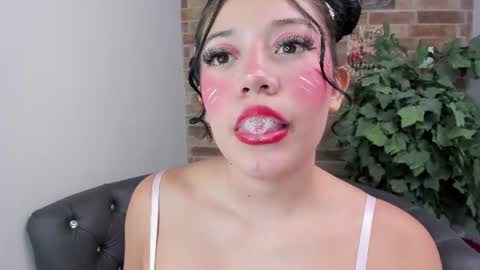 Snapshot of foxy_loren chatting on 06-27-26, 12:22 Loren online show from 06-27-26, 12:22