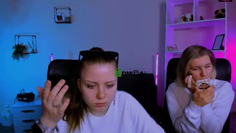 Snapshot of foxy_tease_ chatting on 11-09-25, 09:51 foxy_tease_ online show from 11-09-25, 09:51