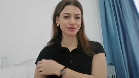 Adela - Single mom. 40 y online show from 02-02-26, 07:40