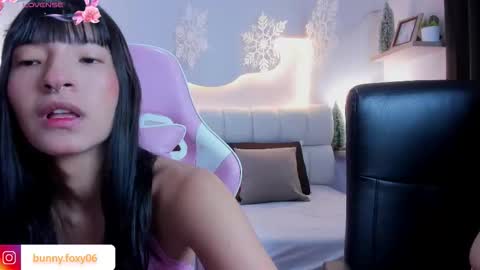 Snapshot of foxybuny chatting on 01-07-26, 04:15 FOXY AND BUNNY online show from 01-07-26, 04:15