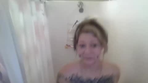 Snapshot of foxyfang chatting on 09-26-25, 01:48 foxyfang online show from 09-26-25, 01:48