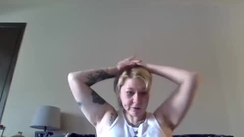 foxyfang online show from 12-21-25, 05:09