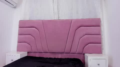Snapshot of foxyhillx chatting on 06-15-26, 08:49 foxyhillx online show from 06-15-26, 08:49