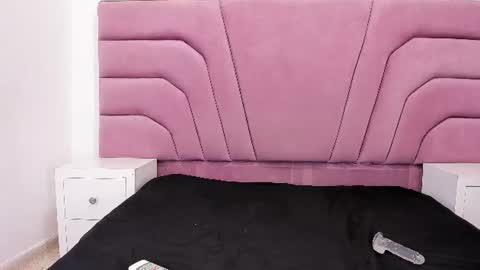 Snapshot of foxyhillx chatting on 06-21-26, 12:30 foxyhillx online show from 06-21-26, 12:30