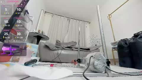 Snapshot of foxyiyi chatting on 12-18-25, 12:00 yiyi online show from 12-18-25, 12:00