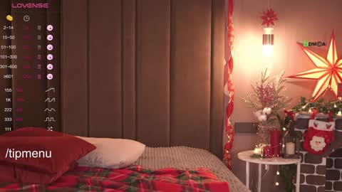 Snapshot of foxylovesyou chatting on 12-21-24, 12:16 foxylovesyou online show from 12-21-24, 12:16