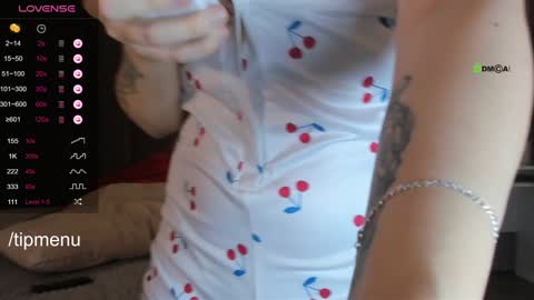 Snapshot of foxylovesyou chatting on 01-31-25, 01:02 foxylovesyou online show from 01-31-25, 01:02