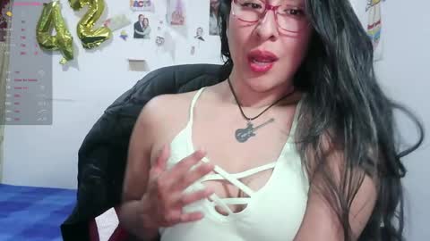 Snapshot of foxymalish chatting on 06-06-26, 06:29 Malishka online show from 06-06-26, 06:29