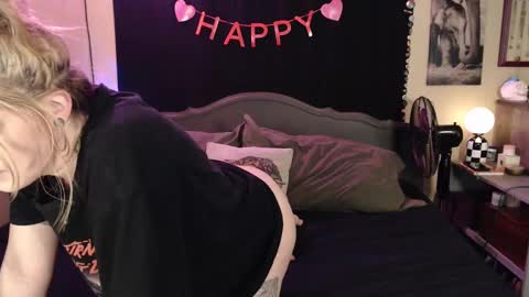 Mallory Koxx online show from 02-20-25, 07:34