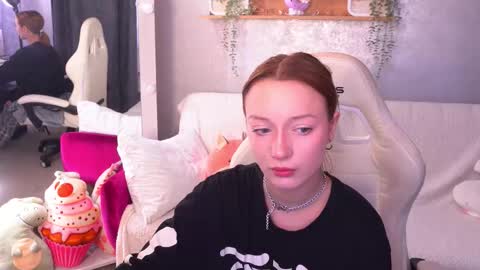 Maya online show from 10-10-25, 07:18