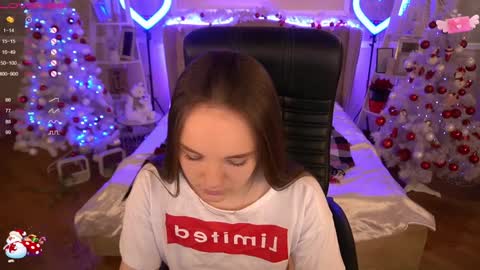 Snapshot of foxyshyyy chatting on 12-18-24, 10:51 Inna online show from 12-18-24, 10:51