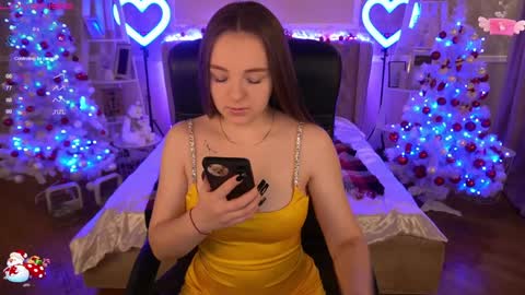 Snapshot of foxyshyyy chatting on 12-25-24, 06:41 Inna online show from 12-25-24, 06:41