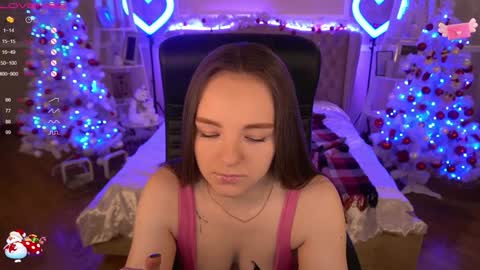 Snapshot of foxyshyyy chatting on 12-25-24, 09:45 Inna online show from 12-25-24, 09:45