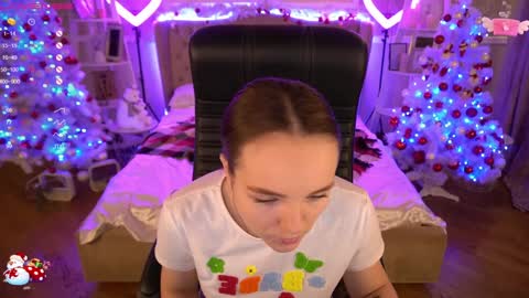 Snapshot of foxyshyyy chatting on 01-04-25, 12:49 Inna online show from 01-04-25, 12:49