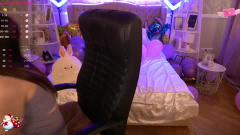 Snapshot of foxyshyyy chatting on 01-22-25, 10:07 Inna online show from 01-22-25, 10:07