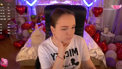 Snapshot of foxyshyyy chatting on 02-28-25, 12:52 Inna online show from 02-28-25, 12:52