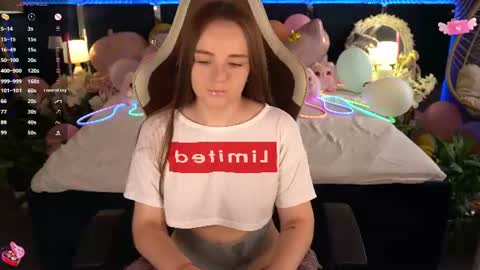 Snapshot of foxyshyyy chatting on 07-18-26, 05:44 Inna online show from 07-18-26, 05:44
