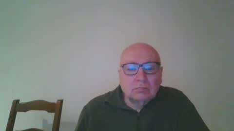 Snapshot of fra94 chatting on 04-11-26, 08:46 fra94 online show from 04-11-26, 08:46