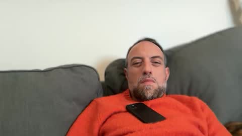 Snapshot of fra___ chatting on 10-22-25, 10:26 fra___ online show from 10-22-25, 10:26