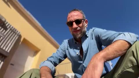 Snapshot of fra___ chatting on 10-27-25, 08:51 fra___ online show from 10-27-25, 08:51