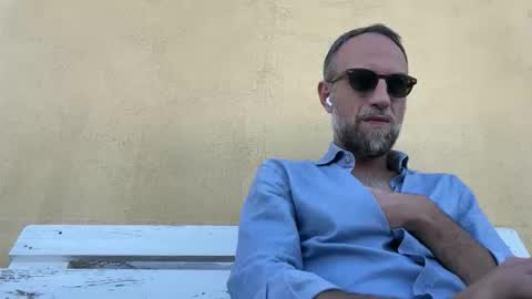 Snapshot of fra___ chatting on 10-31-25, 01:23 fra___ online show from 10-31-25, 01:23