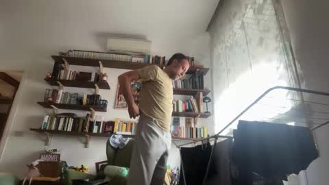 Snapshot of fra___ chatting on 11-24-25, 12:05 fra___ online show from 11-24-25, 12:05