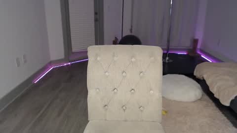 Angel online show from 03-11-25, 01:37