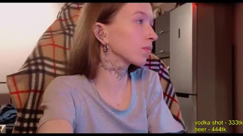 Snapshot of fran_bow chatting on 10-23-25, 02:16 fran_bow online show from 10-23-25, 02:16